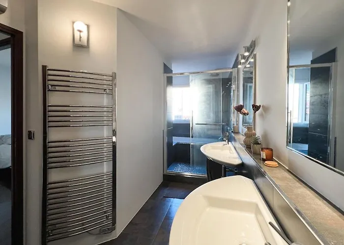 Grand Apt Au Coeur D'ajaccio - Ac & 5min Plage Apartamento